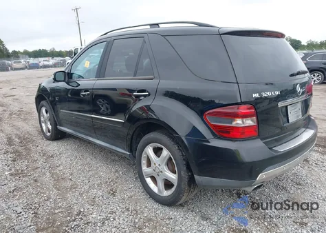 2008 Mercedes-Benz Ml 320 Cdi 4Matic z USA, uszkodzony, nr VIN 4JGBB22EX8A360434